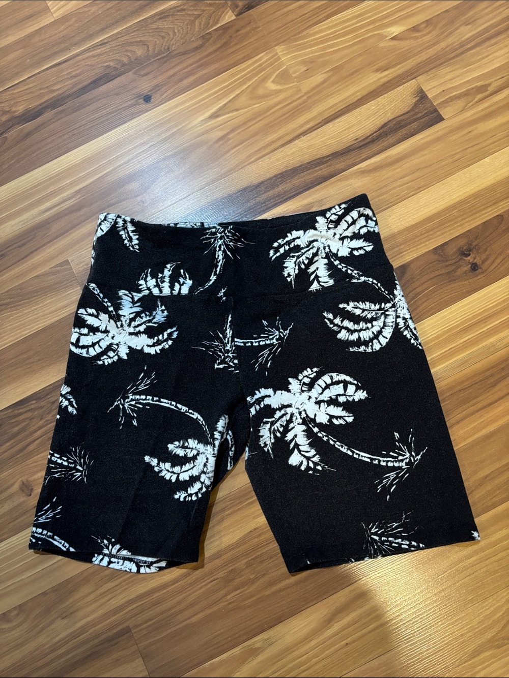 Billabong Black and White Palm-Print Bike Shorts